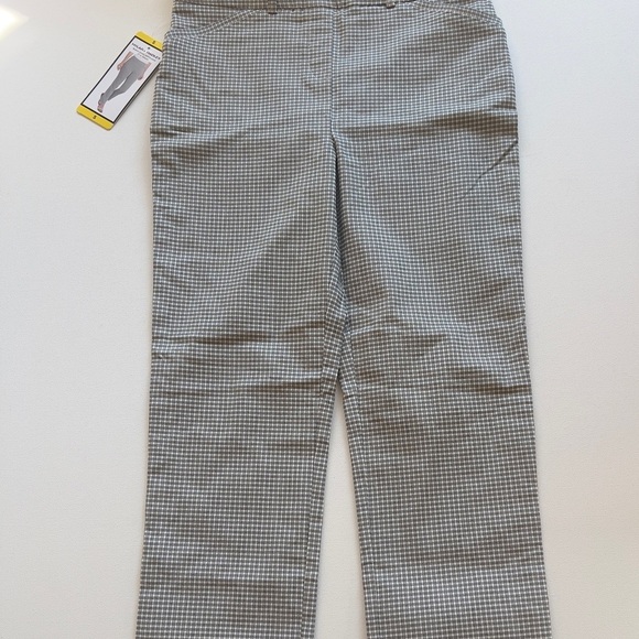 NWT Women's Hilary Radley Pant Small Black White Striped Flat Front Size Small - Picture 2 of 8